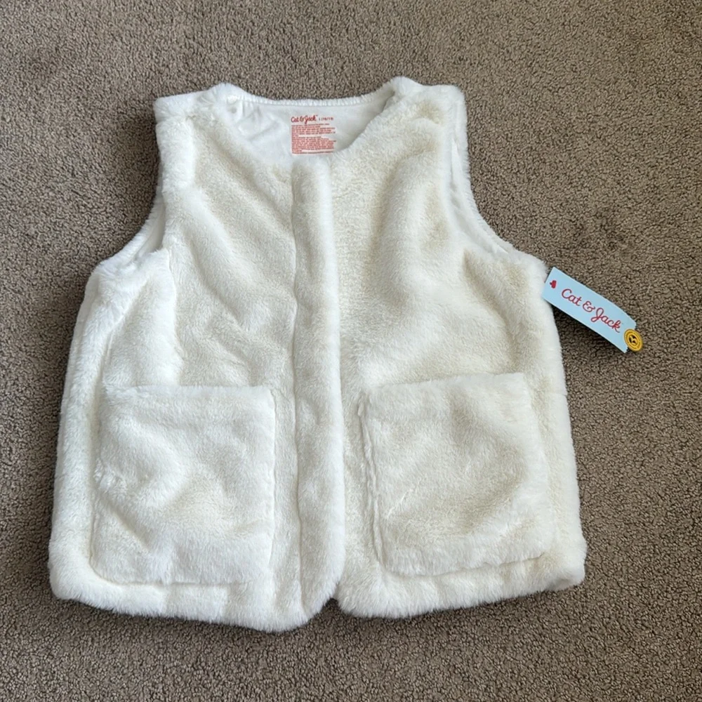 336 NWT Cat & Jack Girl’s Faux Fur Vest‎ - Size: L (10-12)